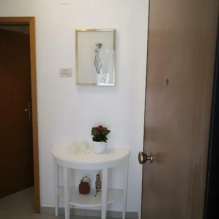 Private Oasis-villa Sandina Appartement Split