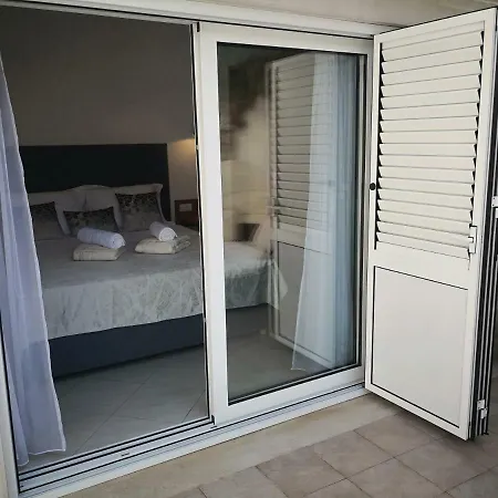 Private Oasis-villa Sandina Apartment *