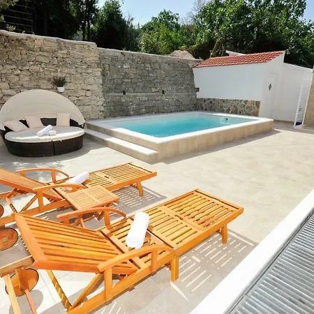 Private Oasis-villa Sandina Apartment *